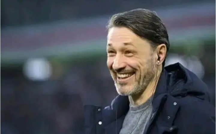 🚨💣🔥 FUSSBALL-BEBEN IN EUROPA: BORUSSIA DORTMUND ZÜNDET DEN NÄCHSTEN TRANSFER-KNALLER UND SCHNAPPT SICH EINEN HOCHKLASSIGEN STAR – RIVALEN SCHOCKIERT, FANS IM RAUSCH UND DIE GELBE WAND TRÄUMT BEREITS VON TITELN, WÄHREND DER SENSATIONELLE COUP DIE KRÄFTEVERHÄLTNISSE IM EUROPÄISCHEN FUSSBALL ERSCHÜTTERT! 🟡⚫⚡🏆