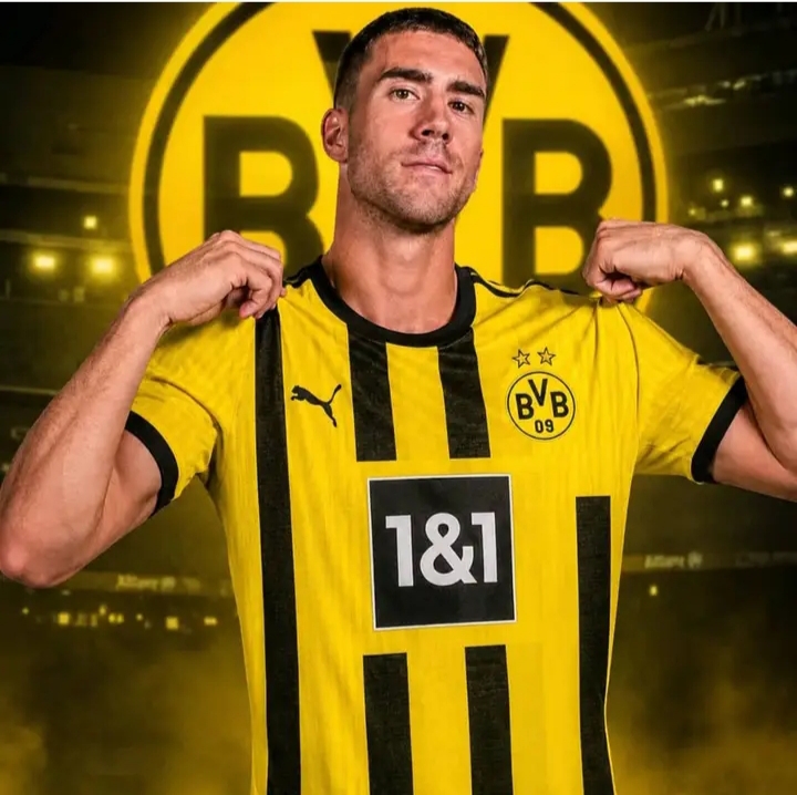 🚨💣🟡⚫ TRANSFER-BEBEN IN EUROPA: DUSAN VLAHOVIĆ VOR SENSATIONELLEM WECHSEL ZU BORUSSIA DORTMUND – DER TORJÄGER-STAR KÖNNTE DIE GELBE WAND ZUM AUSRASTEN BRINGEN, WÄHREND DER BVB AN EINEM MEGA-COUP ARBEITET, DER DIE BUNDESLIGA UND GANZ EUROPA ERSCHÜTTERN WÜRDE!