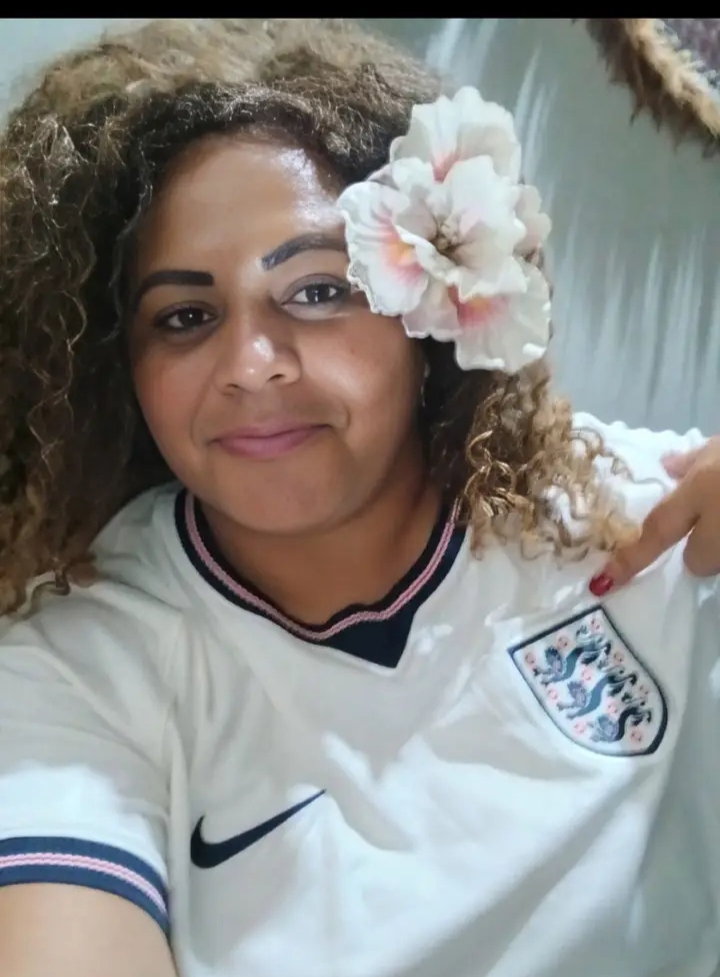 🚨🌍🔥 GLOBAL ENGLAND SUPPORT ERUPTS! 🏴👑🇸🇧 FROM THE SOLOMON ISLANDS TO THE WORLD STAGE — THE LOVE, PASSION, AND PRIDE FOR THE THREE LIONS ROARS LOUD! ⚡⚽❤️ “GO ENGLAND!” — A NATION’S DREAM, A WORLDWIDE FAMILY UNITED, AND A SUPPORT WAVE THAT KNOWS NO BORDERS! 🌍🏆🔥