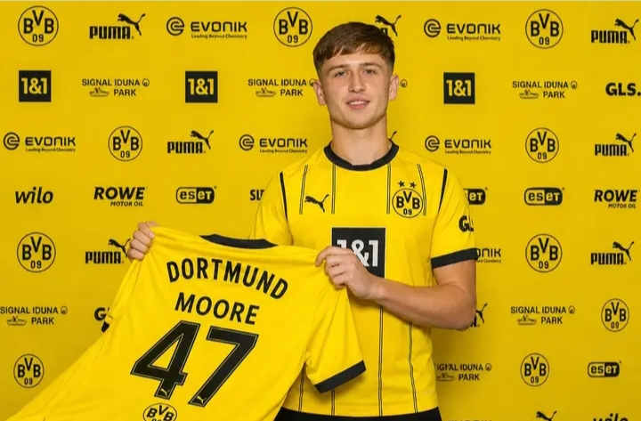 🚨💣 DEAL PERFEKT! Borussia Dortmund zündet den Transfer-Kracher: England-Juwel Mikey Moore unterschreibt langfristig beim BVB und entfacht riesige Zukunftsträume in Schwarz-Gelb! 🟡⚫🔥🏴