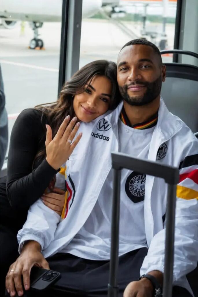 🚨💍 GEHEIMES LIEBES-COMEBACK BEI JONATHAN TAH? BAYERN-ABWEHRSTAR SOLL SEINER JUGENDLIEBE NACH JAHREN DER TRENNUNG AUF DIE KNIE GEGANGEN SEIN – EMOTIONALE VERLOBUNGS-GERÜCHTE SORGEN FÜR GÄNSEHAUT, WÄHREND FANS ÜBER DAS ROMANTISCHSTE KAPITEL SEINES LEBENS SPEKULIEREN! ❤️⚽